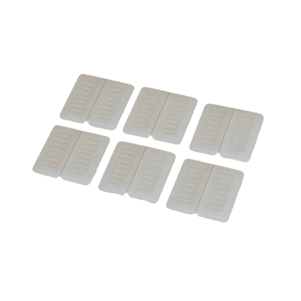 Gångjärn i vit plast. 40x40 mm. Utan hål. SB 6-pack.