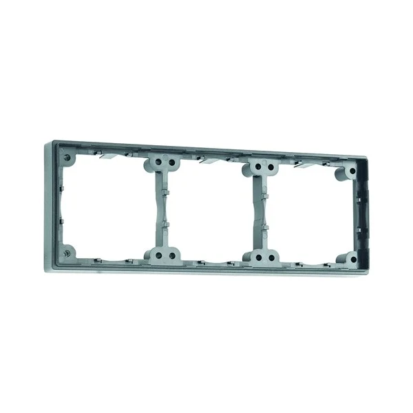 Distansram trippel. 63 x 169 x 12 mm. Färg: grå.