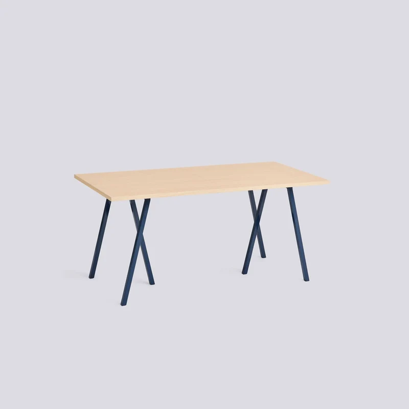 Loop Stand L160 × B77,5 × H74 cm Matbord klarlackerad ekfaner, Deep blue – pulverlackerat stål