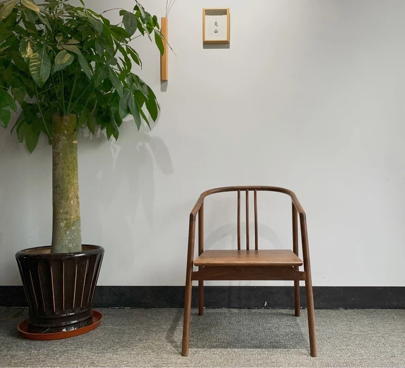 South American Walnut Wood Streak Simple Armchair