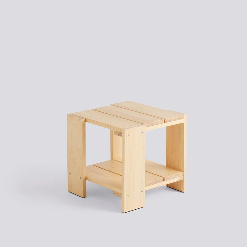 Crate L49,5 × B49,5 × H45 cm Sidobord massiv furu med vattenbaserad lack