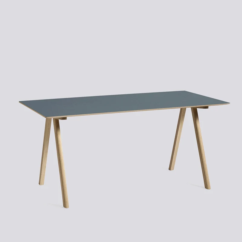 CPH 10 L160 × B80 × H74 cm Skrivbord Smokey blue – linoleum, massiv ek med vattenbaserad lack