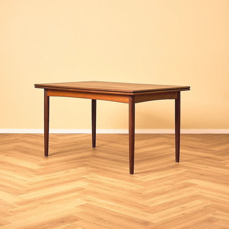 Danskt matbord i teak och valnöt