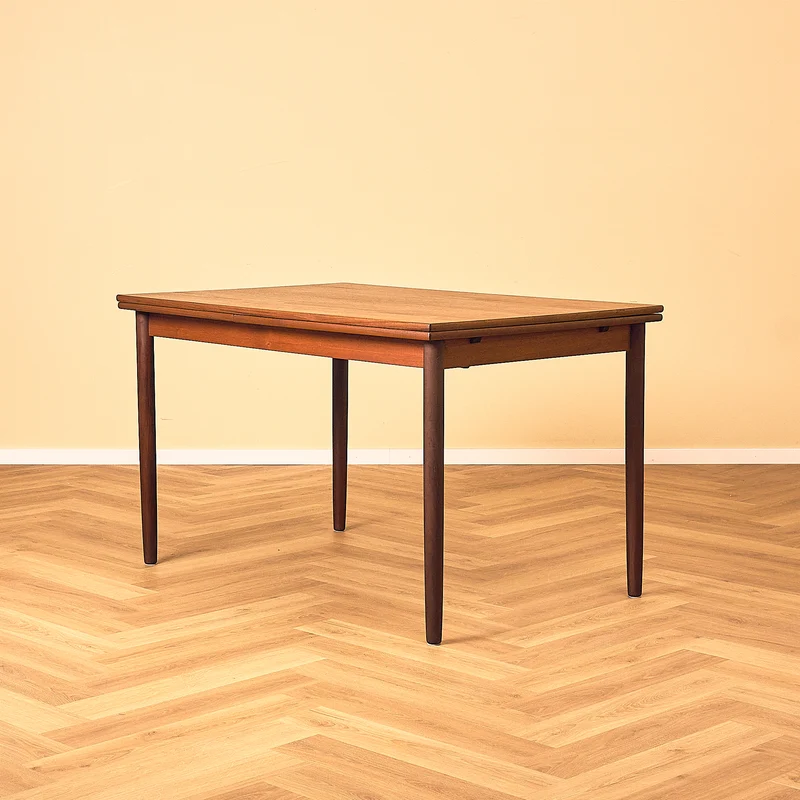 Danskt matbord i teak och valnöt