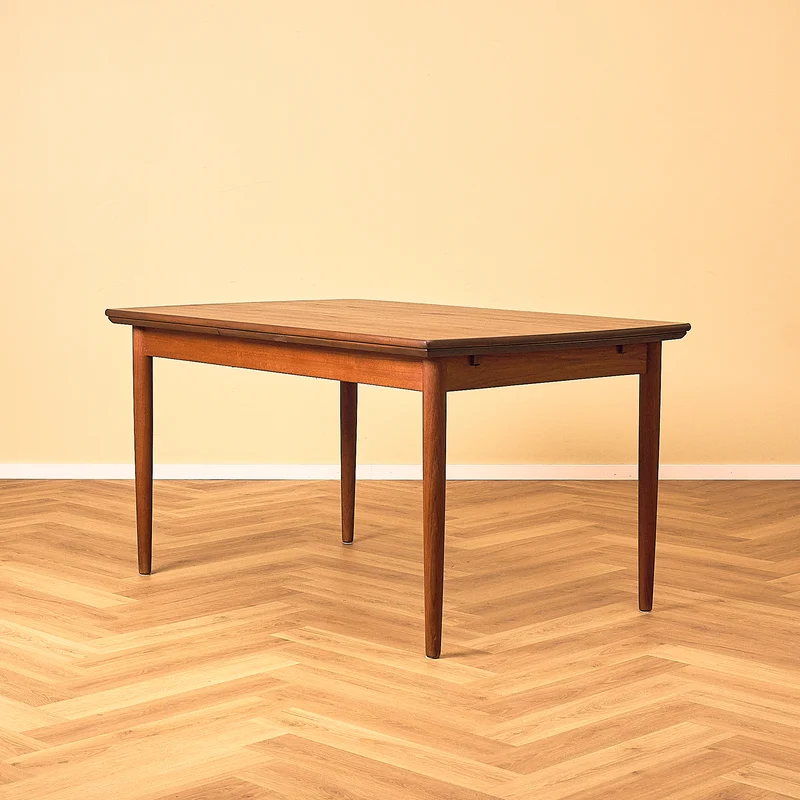 Danskt matbord i teak