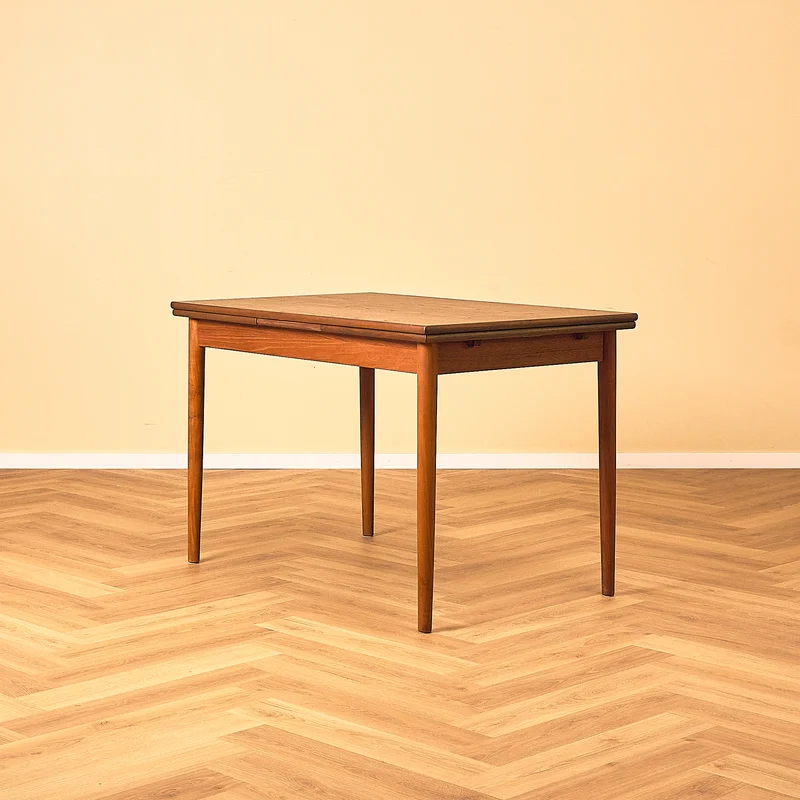 Danskt matbord i teak