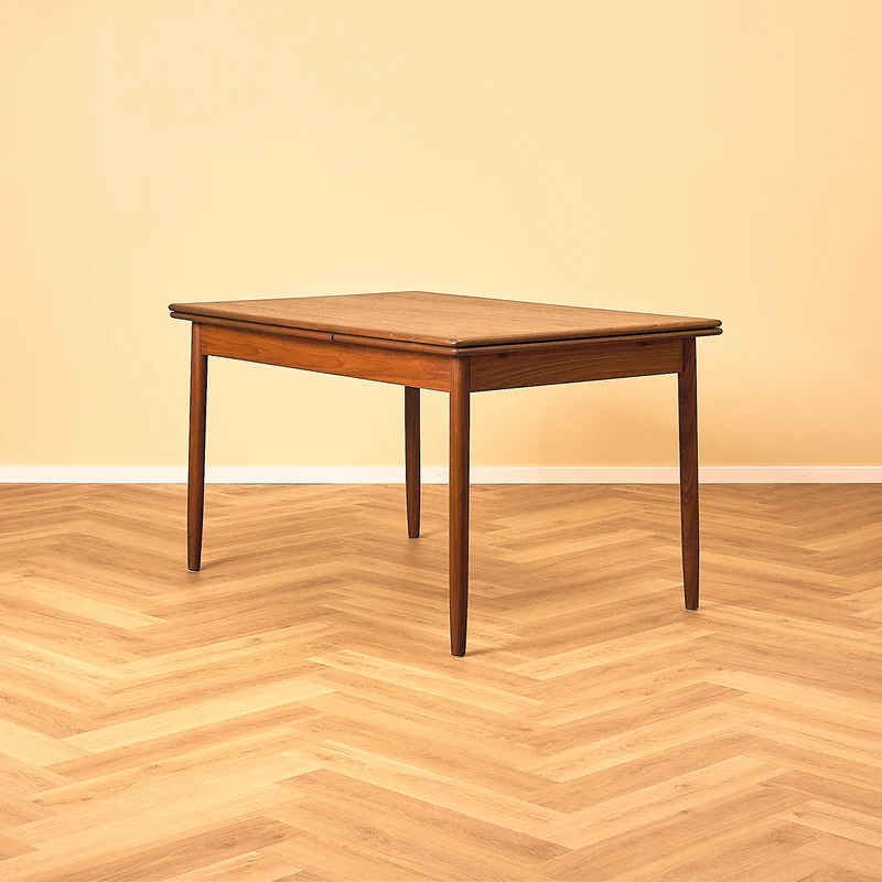 Danskt matbord i teak och valnöt