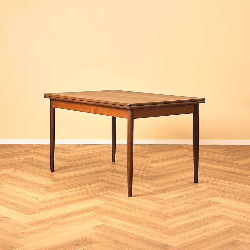 Danskt matbord i teak och valnöt
