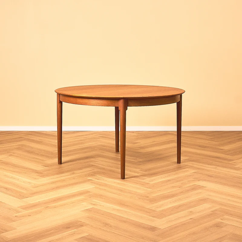 Danskt runt matbord i teak