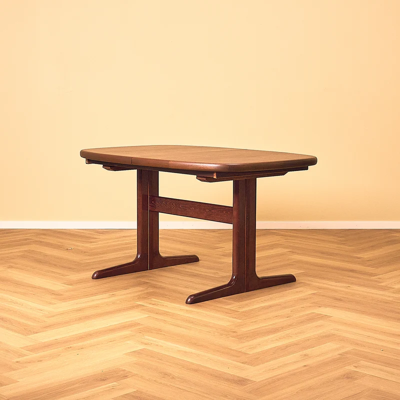Danish dining table in mahogany by Skovby