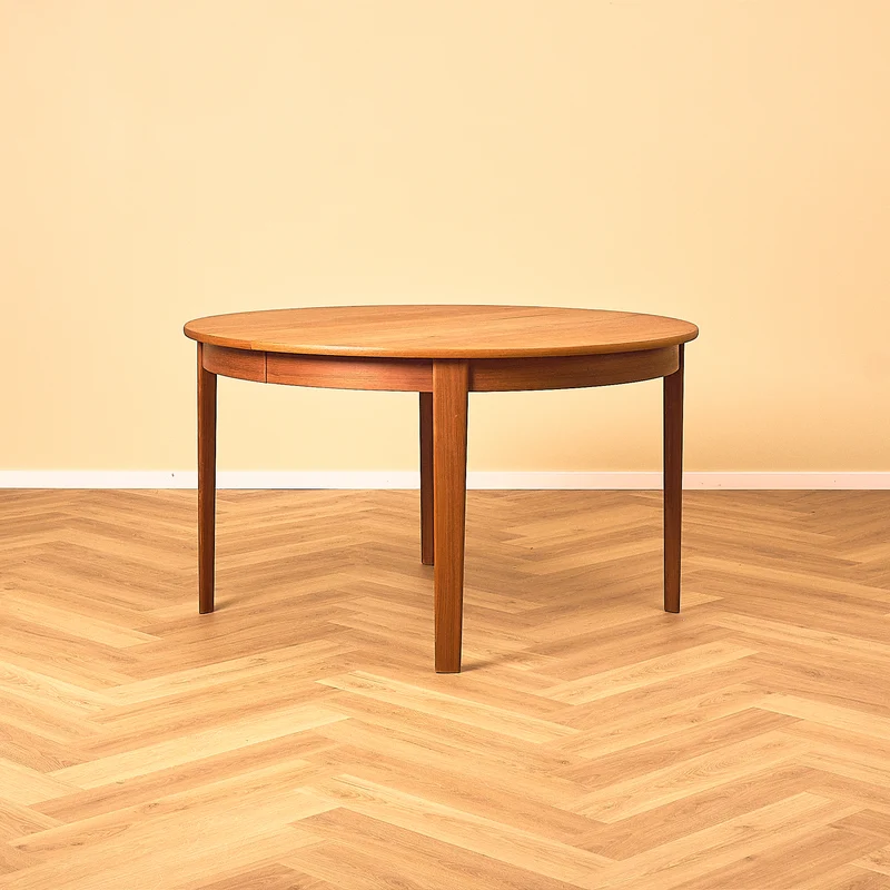 Danish round dining table in teak by Henry Rosengren Hansen