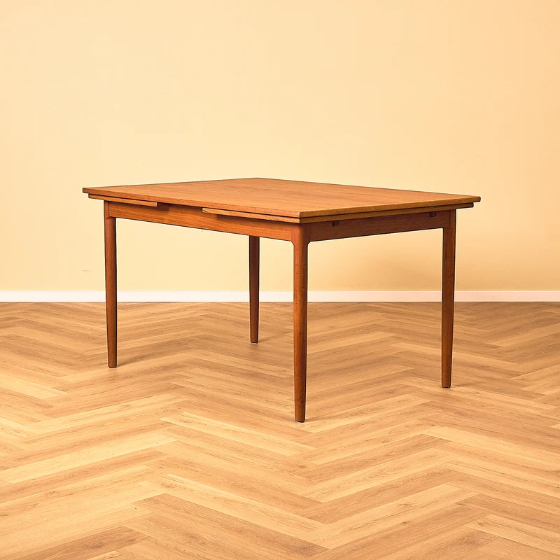Danskt matbord i teak