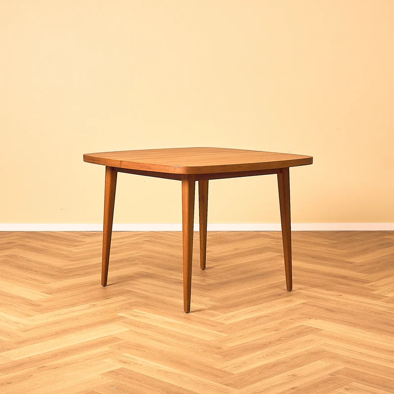 Svenskt fyrkantigt matbord i teak av AB Möbelfabriken Linden