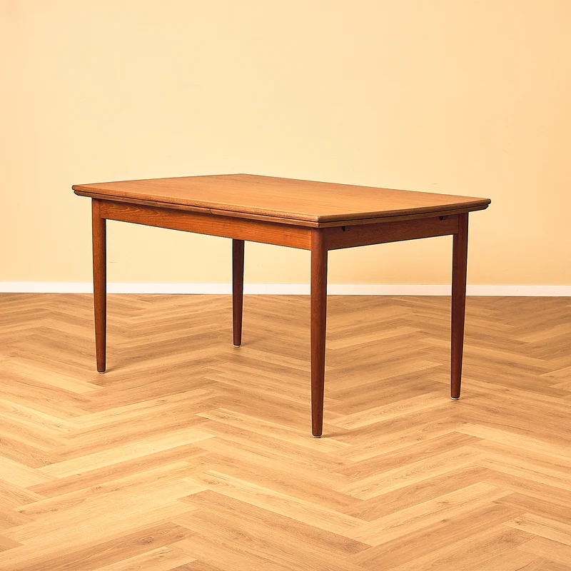 Danskt matbord i teak
