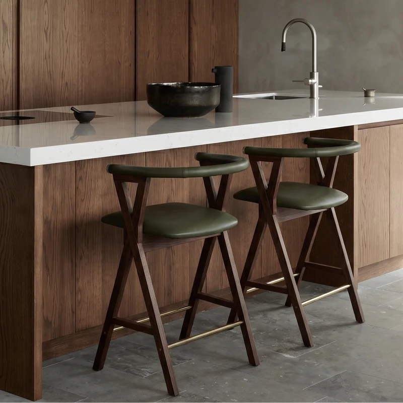 NEB Barstool in Walnut and Tärnsjö leather