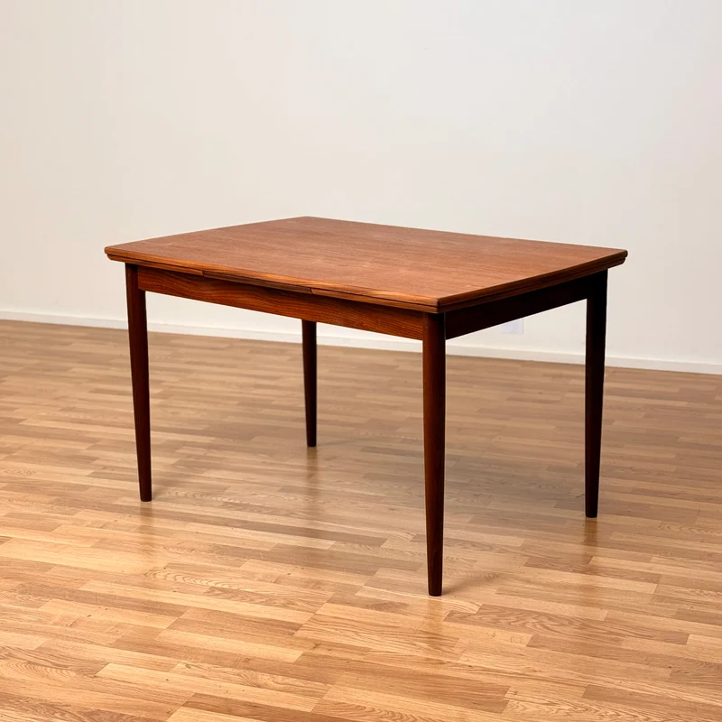 Danskt matbord i teak