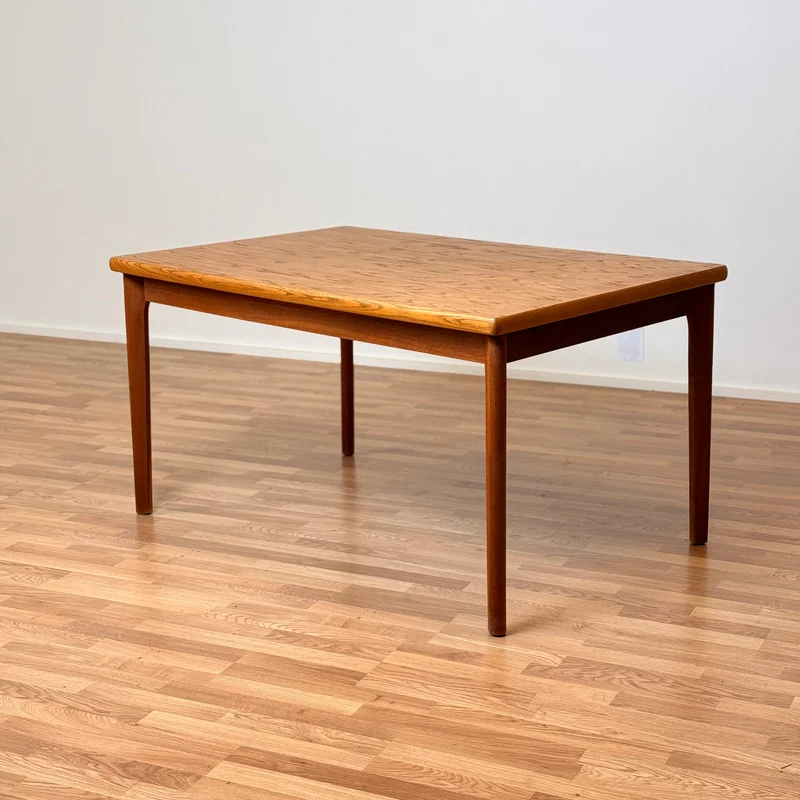 Matbord i ek och bok med dolda förlängningar, 1950-60-tal, Danmark