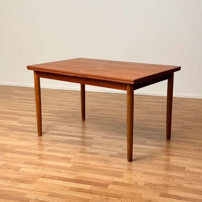 Danskt matbord i teak