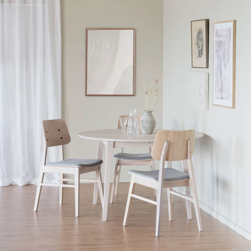 Matbord Filippa runt, vitpigmenterad ek