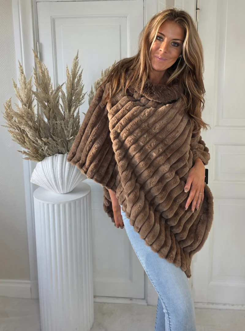 Poncho Camel