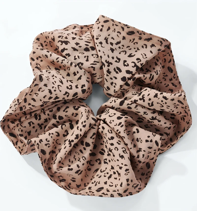 Leopardmönstrad scrunchie Beige