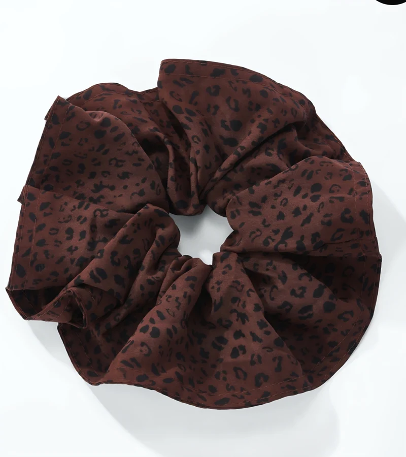 Leopardmönstrad scrunchie Brun