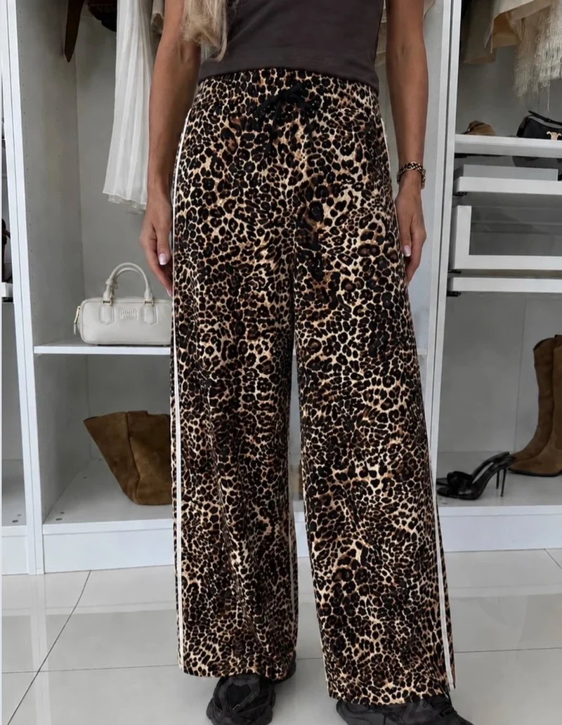 Joggingbyxor Leopard, vita ränder