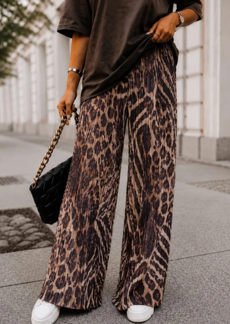 Breda plisserade byxor med viskosfoder Leopard