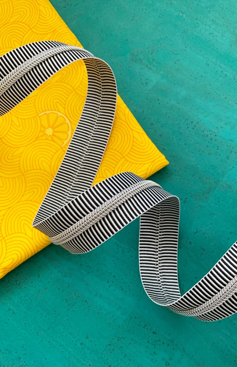 Svart vit randig nylon dragkedja med nickel tänder #5 - 3 yard (2.7 m) - Sassafras Lane Designs