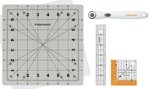 Fiskars Roterbar skärmatta 8x8 inch m/linjaler och kniv - set